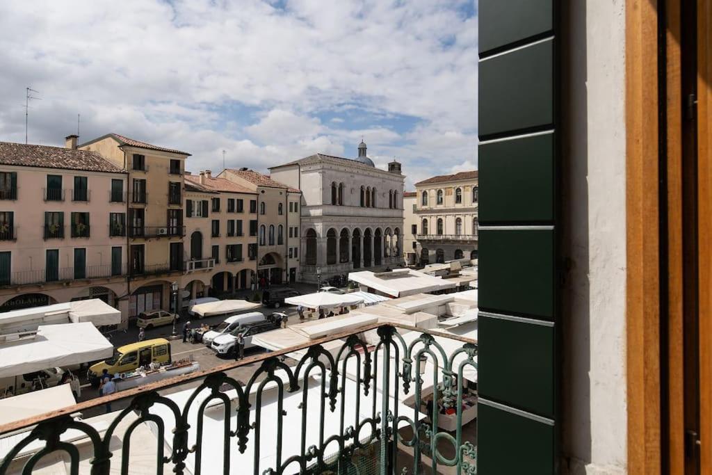 Enjoy Home - Appartamento Orologio, Piazza Dei Signori 파도바 외부 사진