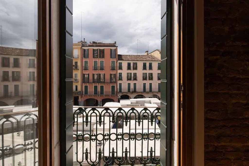 Enjoy Home - Appartamento Orologio, Piazza Dei Signori 파도바 외부 사진
